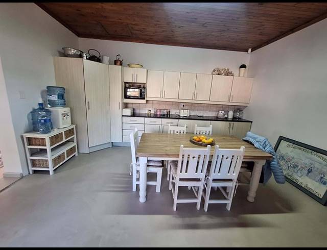 7 BEDROOM HOUSE FOR SALE IN BAY VIEW